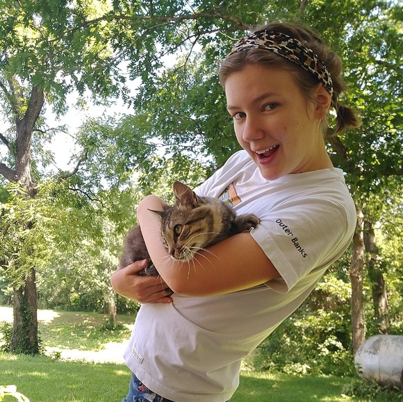 Meet your Posher, Allison - Picture 3 of 3